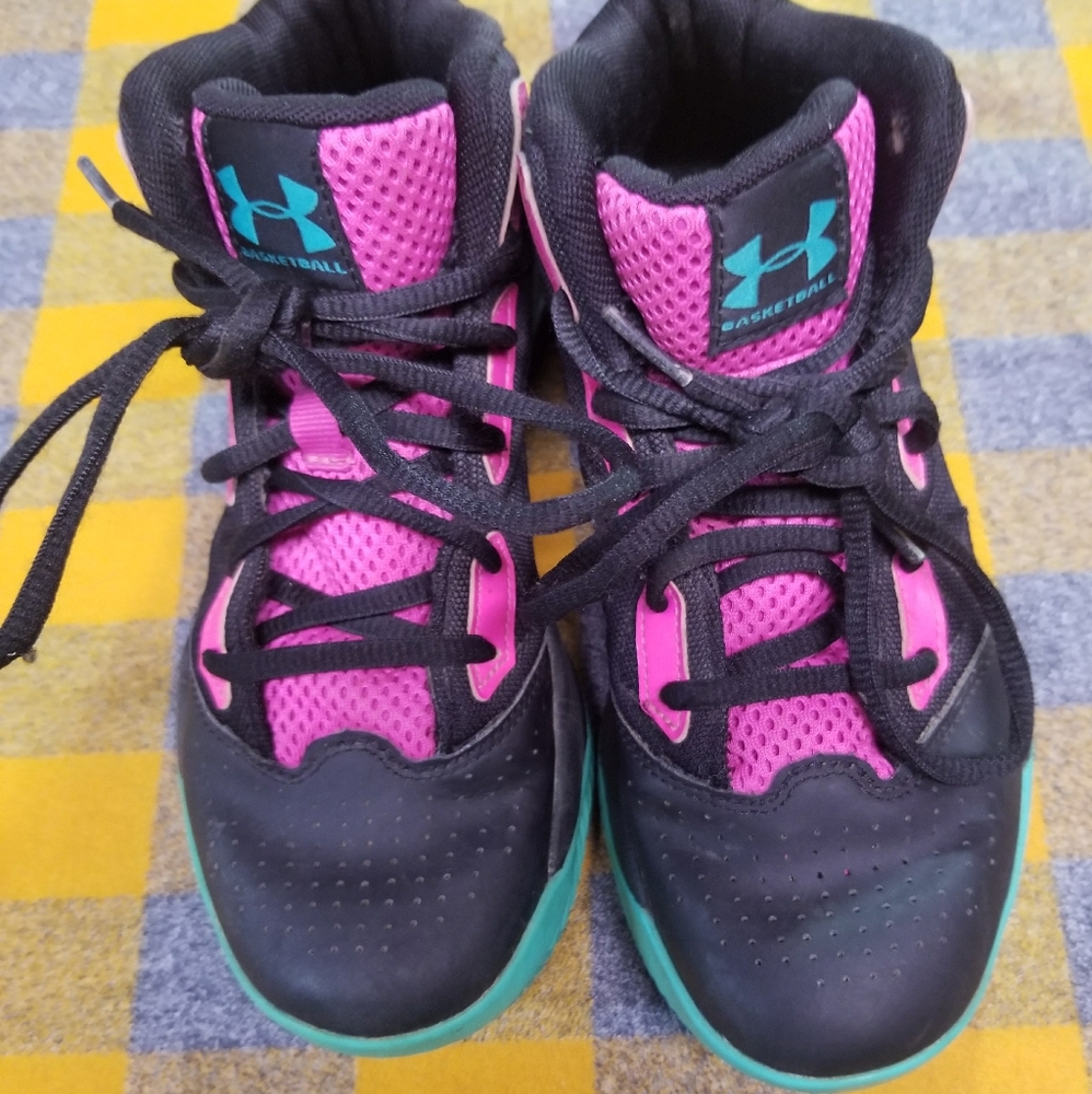 Under Armour High Top Basketball shoes